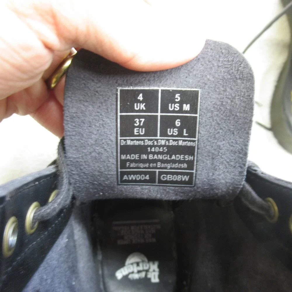Dr Martens Boots Unisex M5 W6 Black Leather Felix Combat 8 Eye‎ Lightly Used.